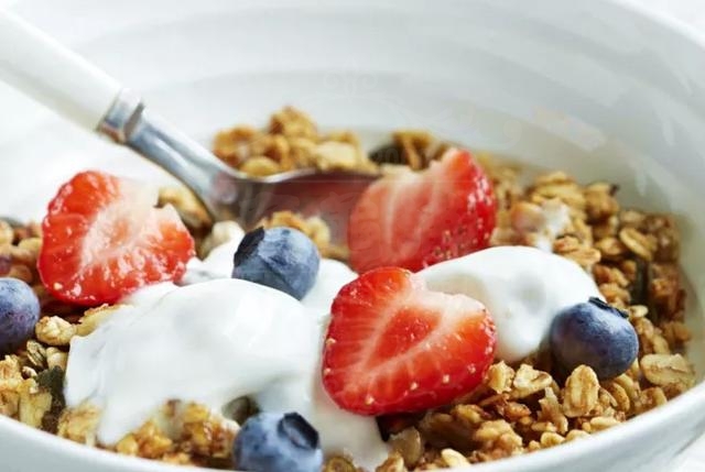 格蘭諾拉燕麥GRANOLA，健康的早餐好選擇，不要再給小孩吃